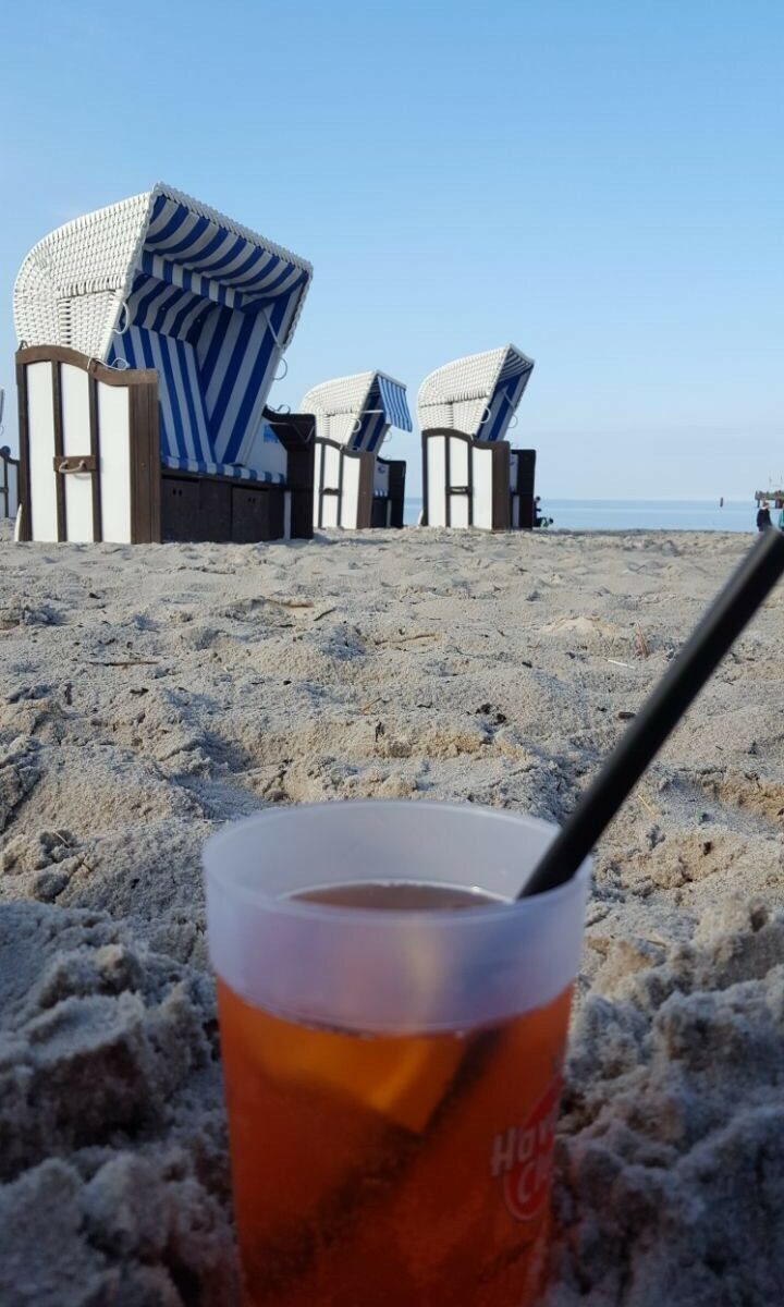 Sternradeln Ostsee, Strandkörbe mit Trink
